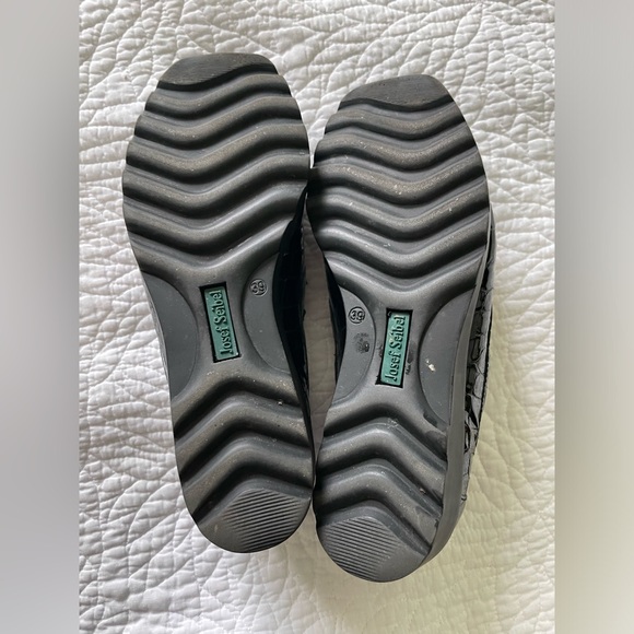 Women’s Josef Siebel Black Patent Leather Allligator Loafers Flat Shoes Size 39 - Picture 2 of 5